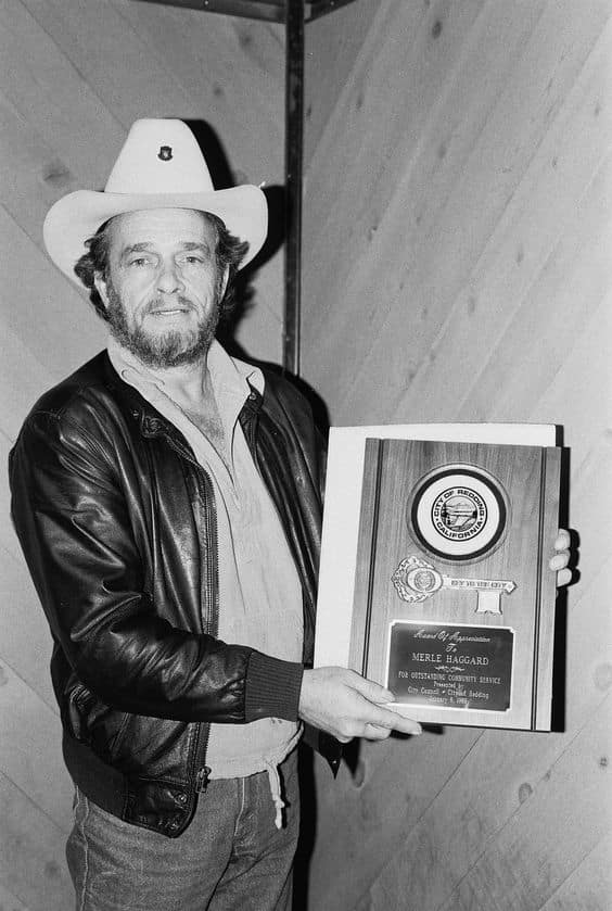 Merle Haggard - Tell Me Something Bad About Tulsa - The Oldies Songs